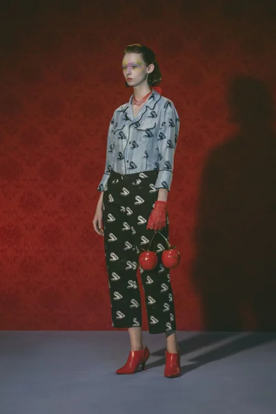 Look 2
